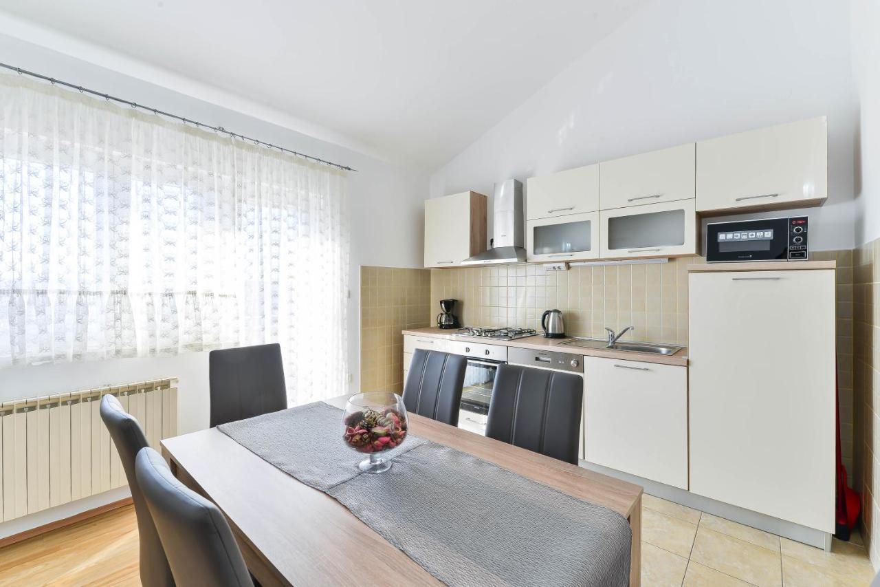 Apartmani Stadion ザダル エクステリア 写真