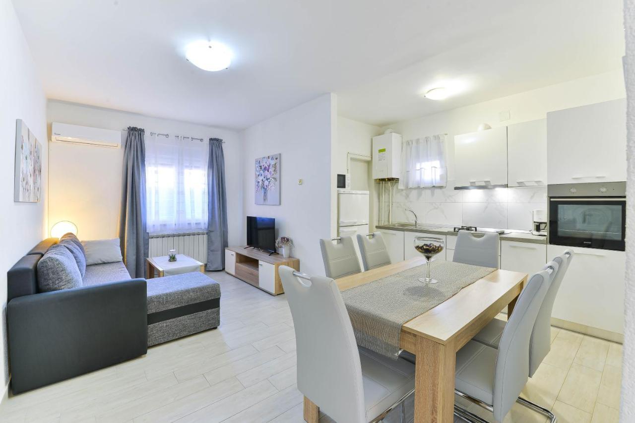 Apartmani Stadion ザダル エクステリア 写真