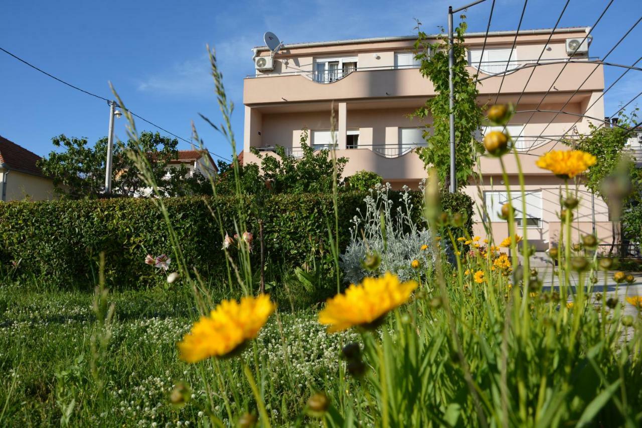 Apartmani Stadion ザダル エクステリア 写真